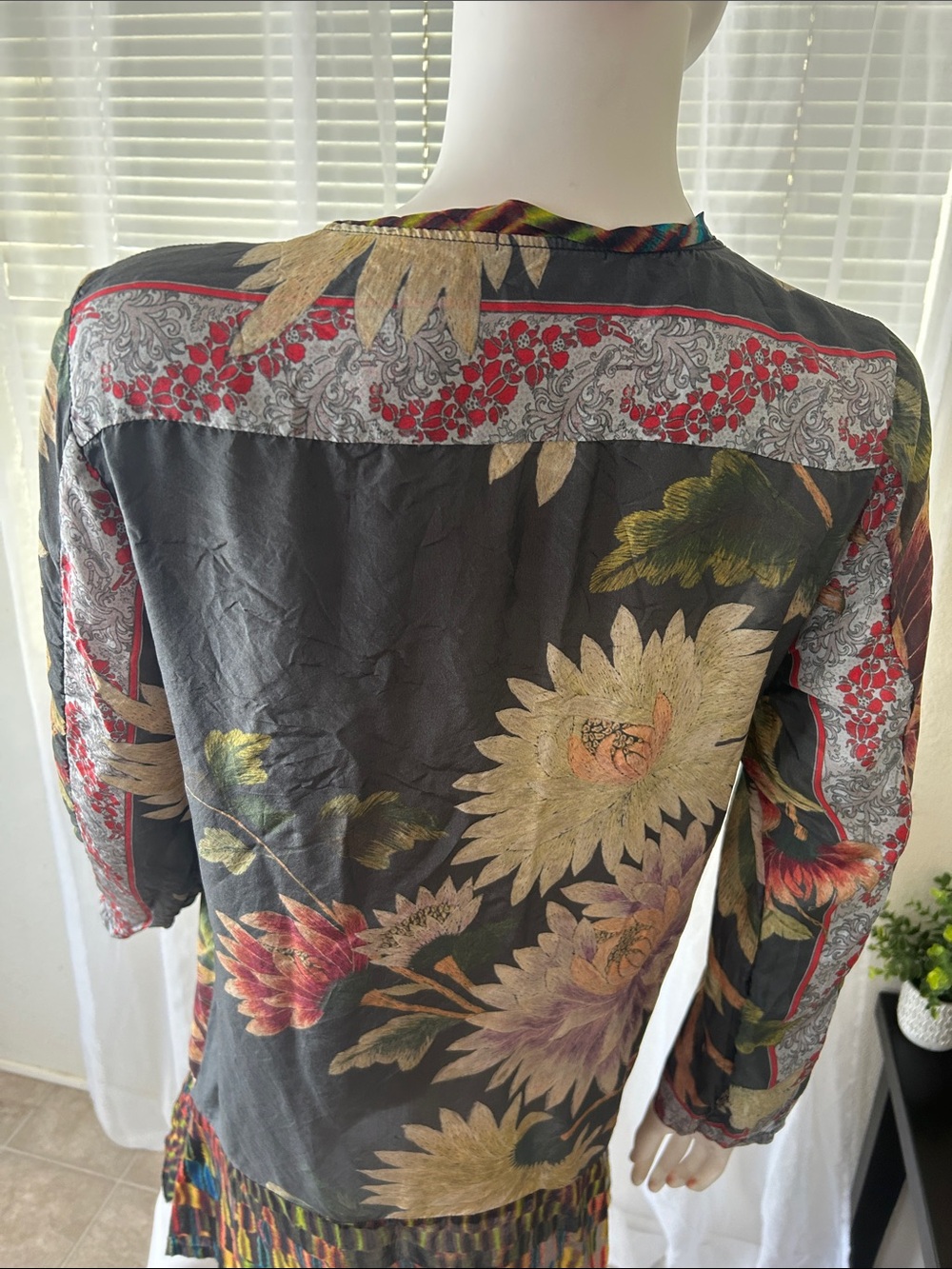 Boho Floral V-Neck Tunic Top in Black Multi - Picture 7 of 15